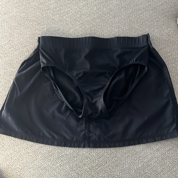 Land’s End Active/Beachwear/Swimwear Skort - NWOT - Picture 5 of 9